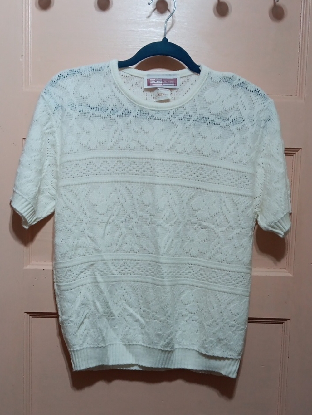 Vintage Women’s White Floral Print Short-Sleeve Knit Top